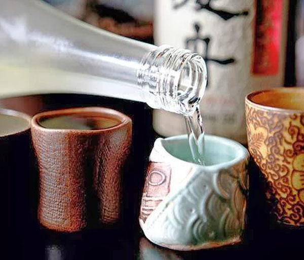 Đặc sản rượu Bèo nghe tên đã thấy độc và lạ