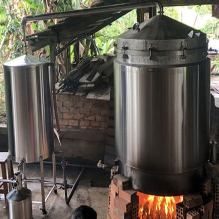 Hạn chế khói bụi nhờ cách xây lò nấu rượu độc lạ