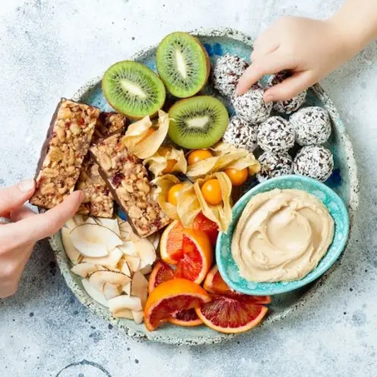 Tìm Kiếm Ý Tưởng Ăn Nhẹ Lành Mạnh - Xu Hướng Dinh Dưỡng Hiện Đại