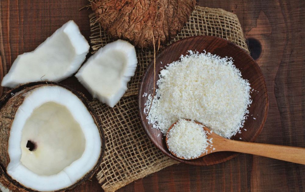 cơm dừa làm dầu lạnh