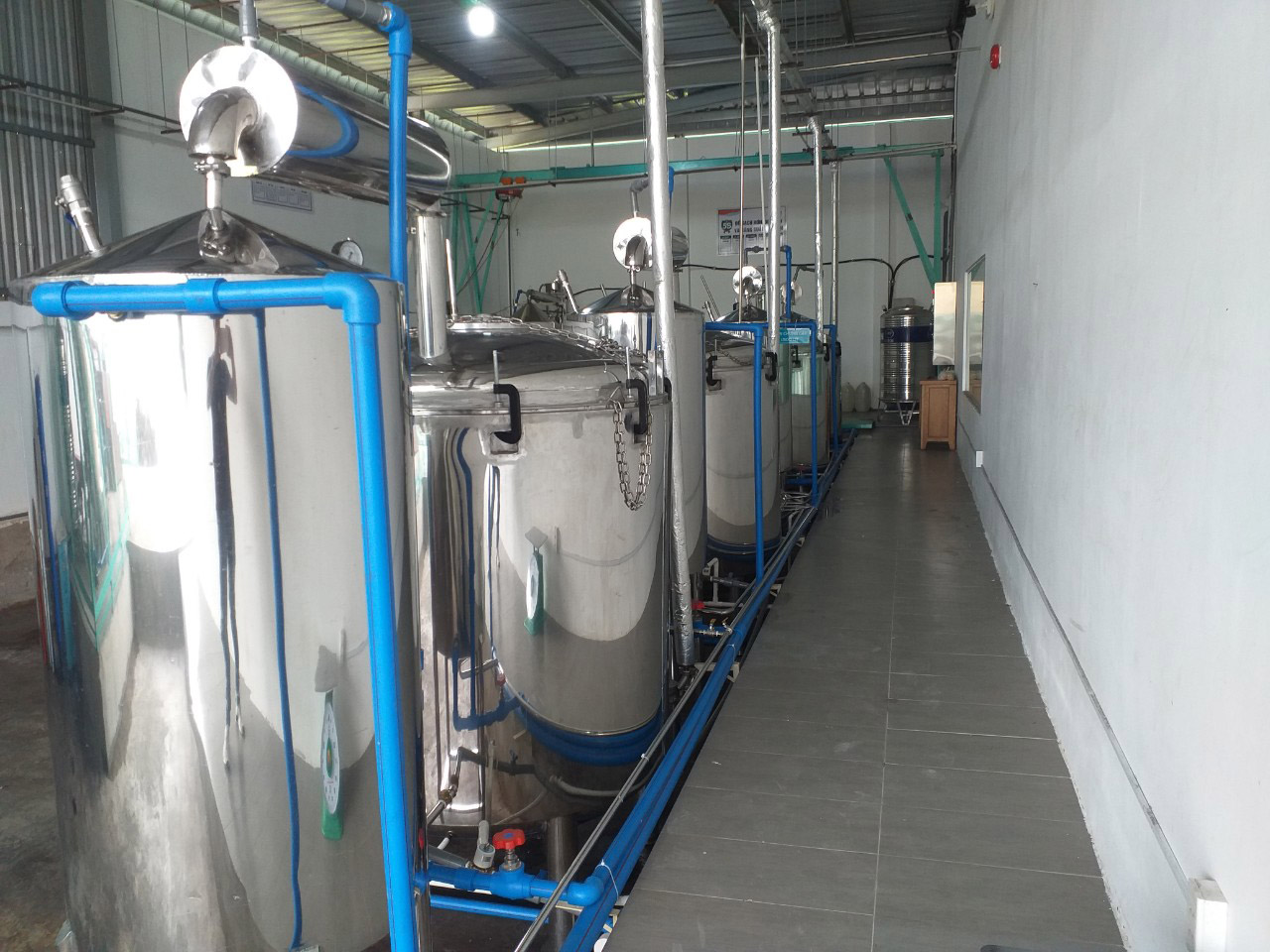 hệ thống chưng cất tinh dầu tràm sả
