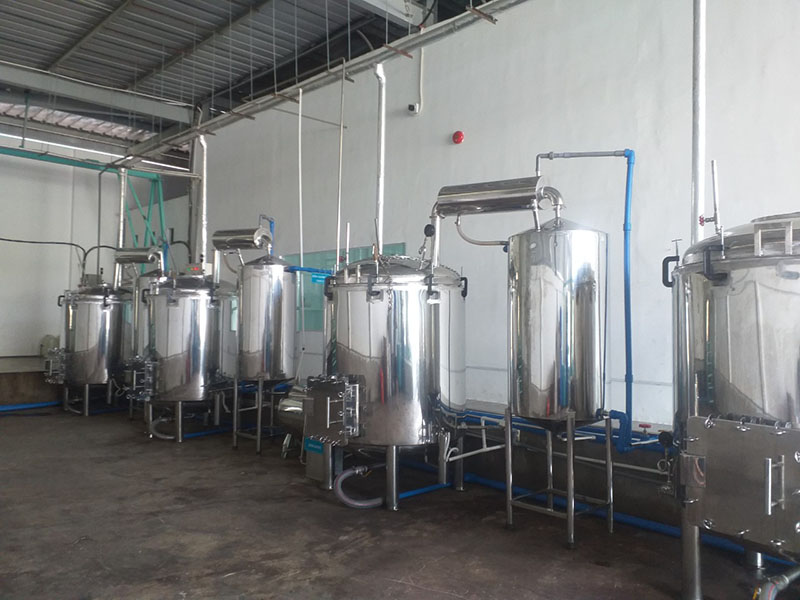 máy khuấy trộn tinh dầu tràm công nghiệp