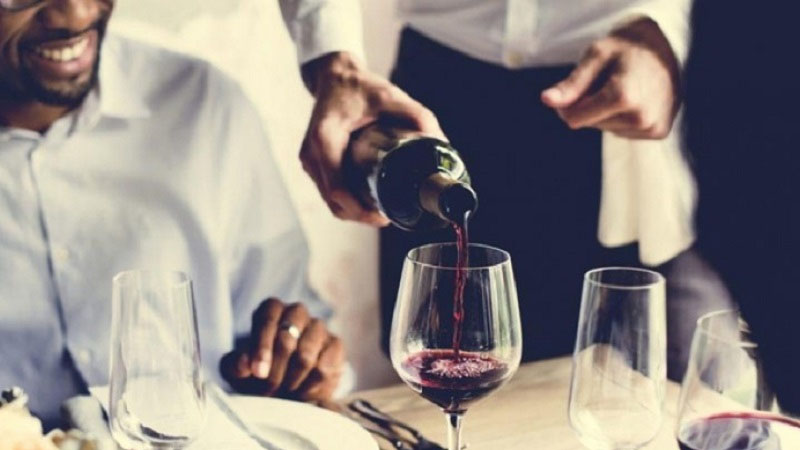 Lí do khó từ chối chén rượu