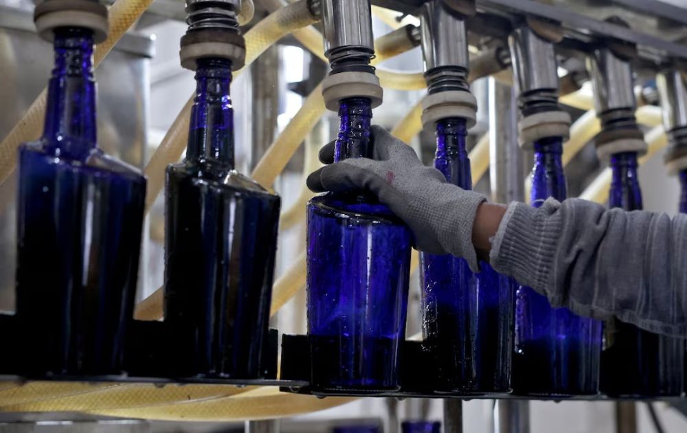 máy chiết rót rượu bán tự động