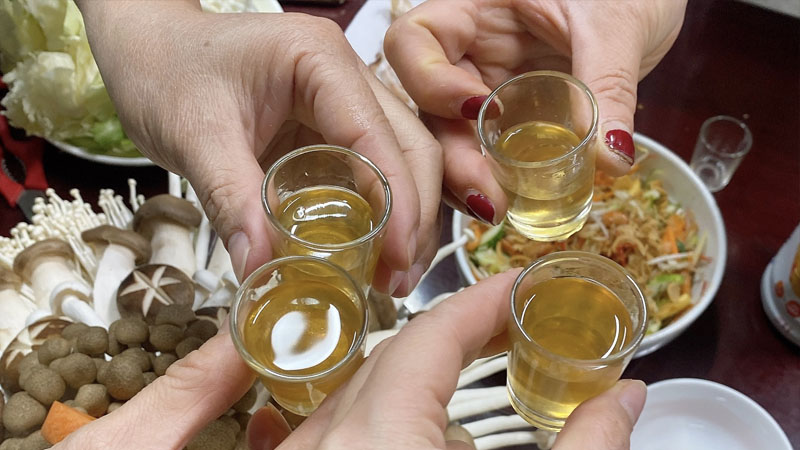 Uống rượu thường xuyên, không kiểm soát