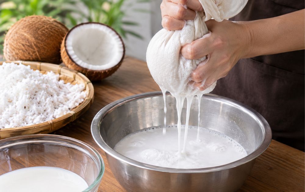 vắt nước cốt dừa