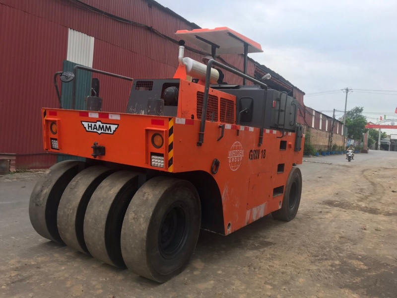 Hướng dẫn chi tiết cách xử lý khi ắc quy xe lu bánh lốp bị hỏng Hướng dẫn chi tiết cách xử lý khi ắc quy xe lu bánh lốp bị hỏng