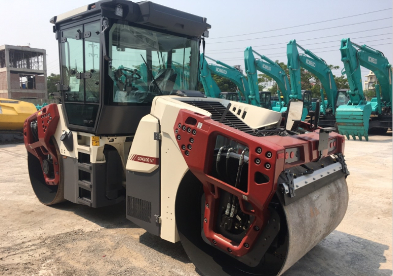 dòng xe lu rung Dynapac thi công cho nhiều công trình