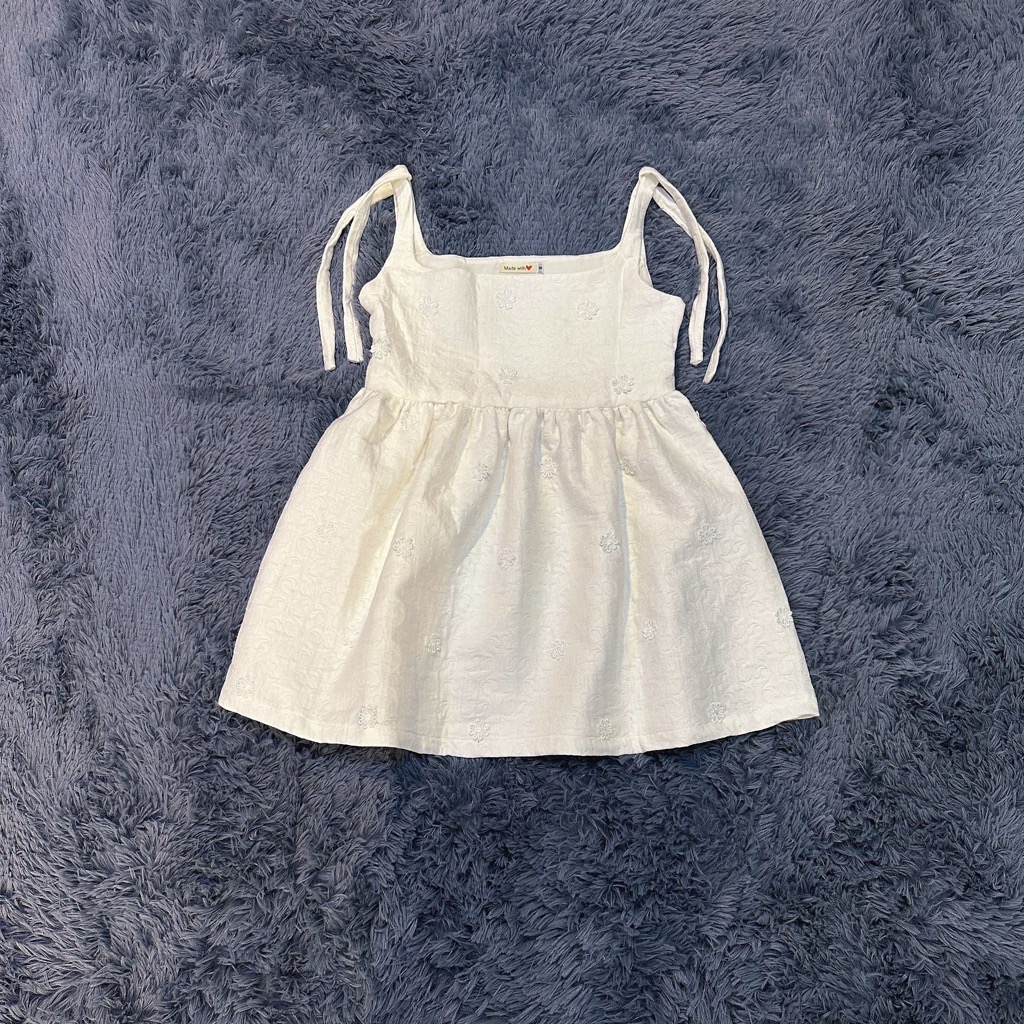 Đầm 2 dây bồng