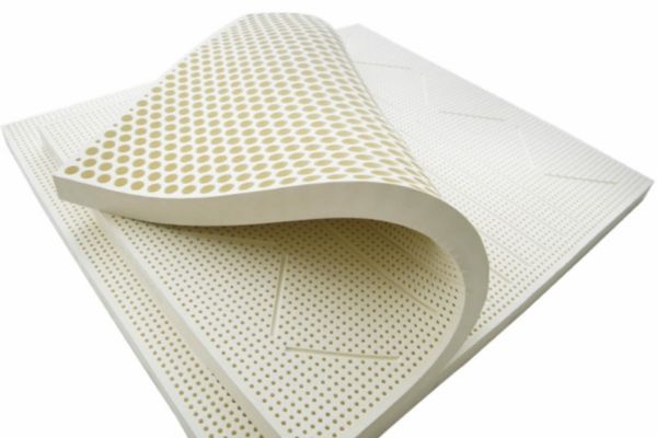 Topper được làm từ chất liệu cao su thiên nhiên 