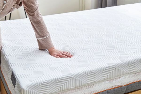 Nệm bị lún xẹp, biến dạng bề mặt khi sử dụng thời gian dài