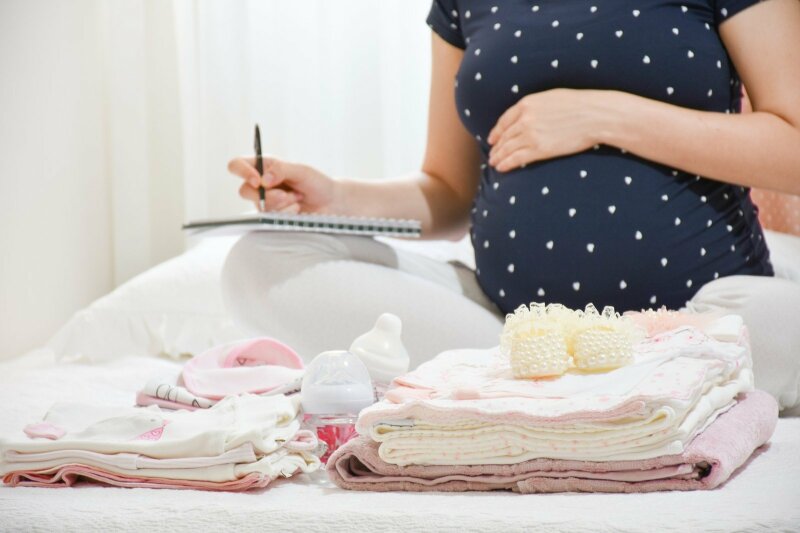 Đón em bé sơ sinh mẹ cần chuẩn bị những gì?