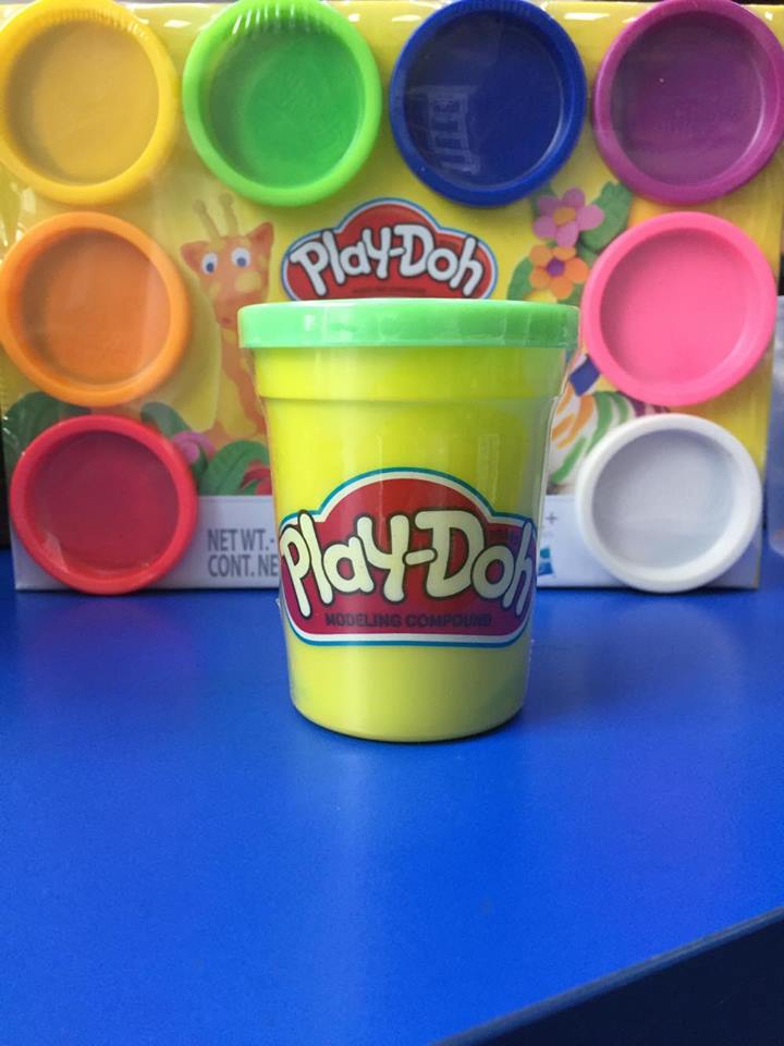 Hộp bột nặn Playdoh màu xanh lá nhạt