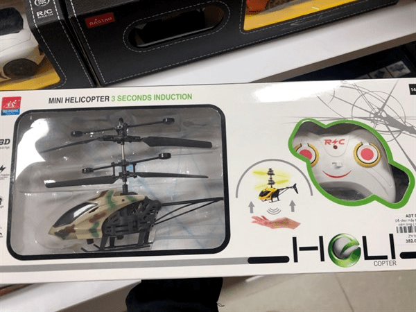 Đồ chơi máy bay ngụy trang cảm ứng ( có đèn)