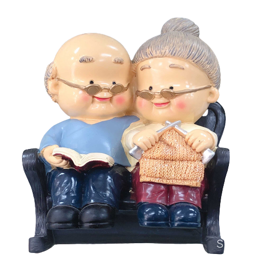 Tượng đá ông bà ngồi ghế