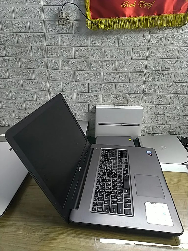 LAPTOP DELL INSPIRON 5767 ( CORE I7-7500U / 16G/2TB/AMD 4GB LAPTOP DELL INSPIRON 5767 ( CORE I7-7500U / 16G/2TB/AMD 4GB