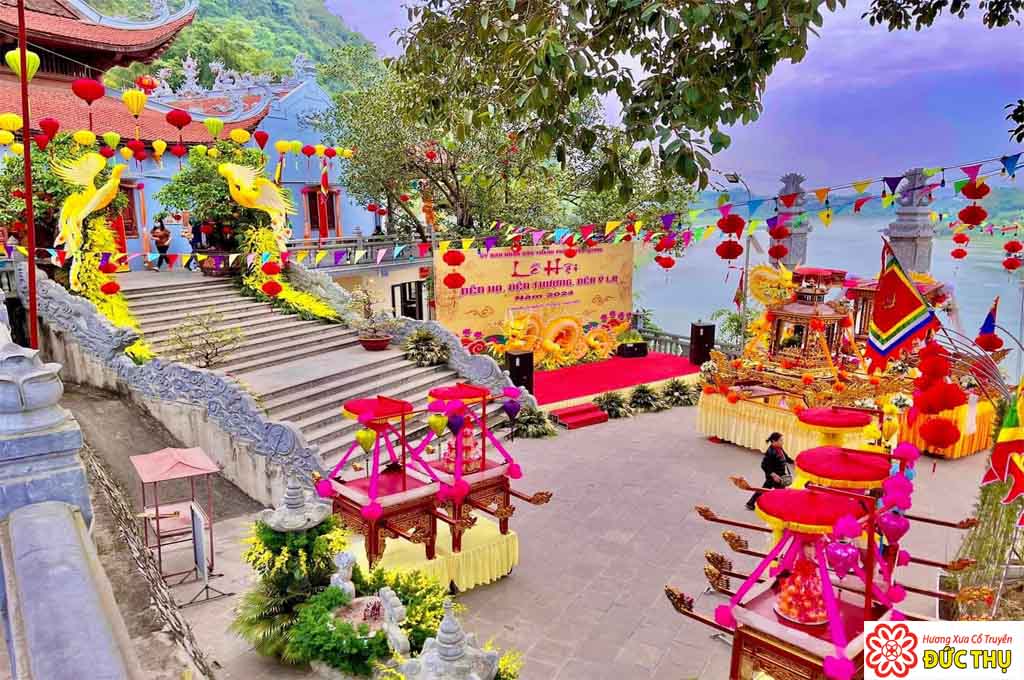 Đền Mẫu Dùm Đền Mẫu Dùm