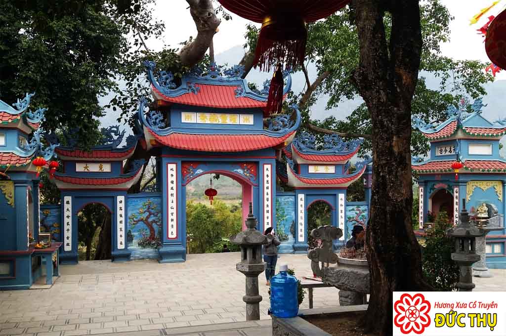 Đền Chầu Lục Đền Chầu Lục