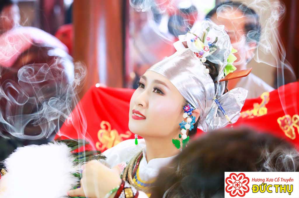 Hầu Đồng Tứ Phủ Hầu Đồng Tứ Phủ