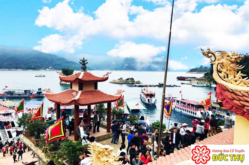 Đền Thác Bờ Đền Thác Bờ