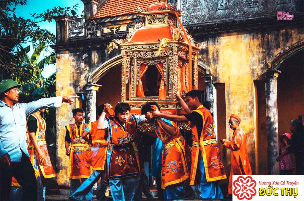 Đền Thánh Hoàng Bơ Đền Thánh Hoàng Bơ