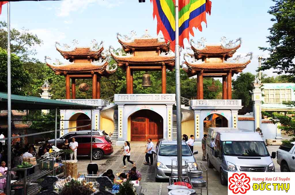 Đền Đồi Ngang