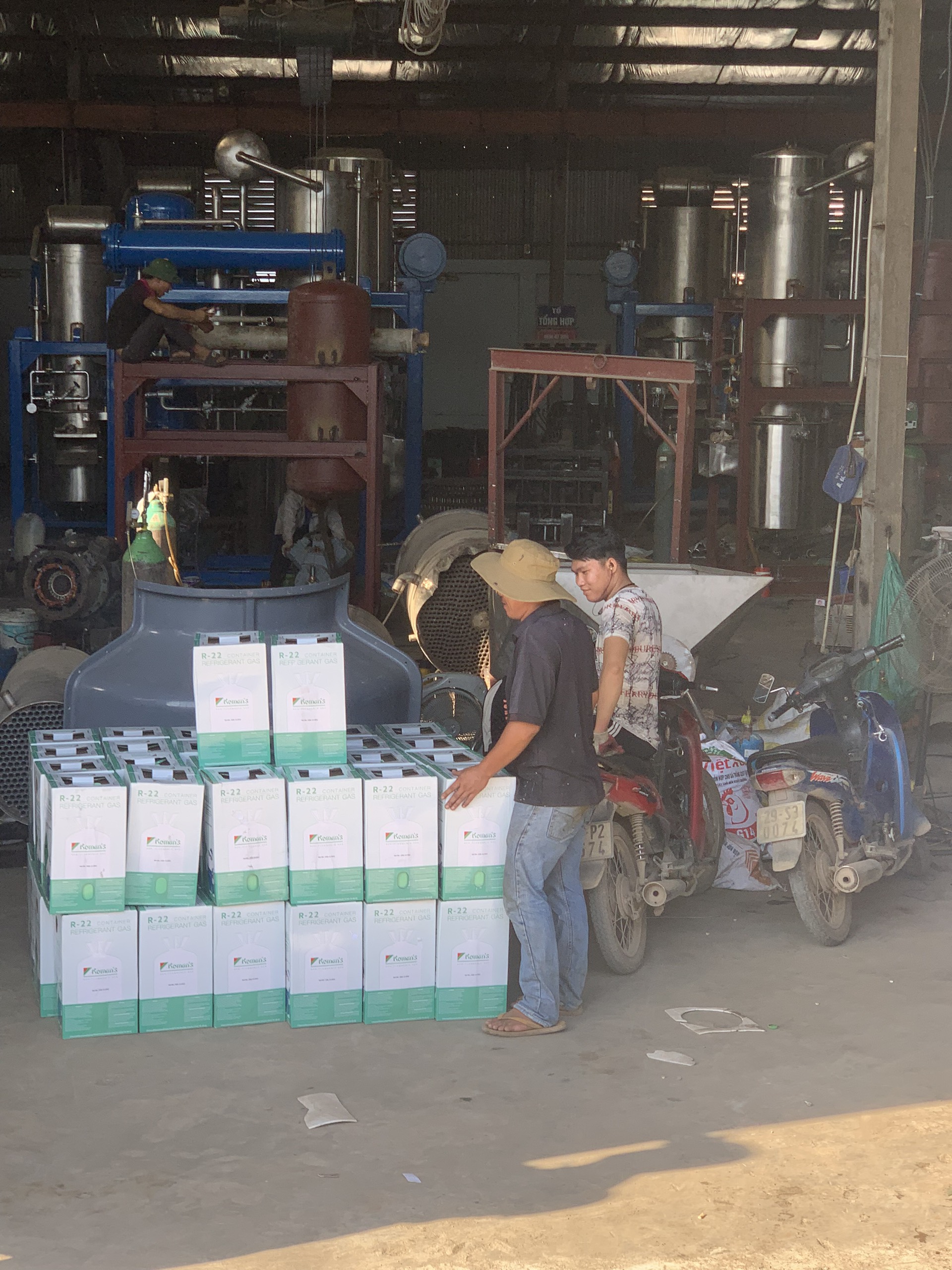 cap-gas-lanh-r22-cho-xuong-san-xuat-may-da-cong-ty-cp-phat-trien-sx-va-tm-tuan-m