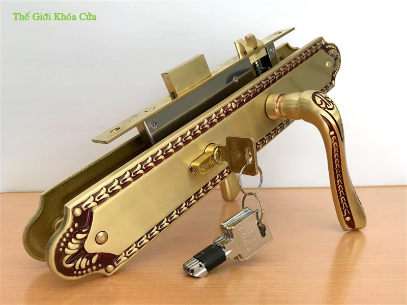 Tại sao khóa cửa chính tay gạt thường bị lỏng sau một thời gian sử dụng?