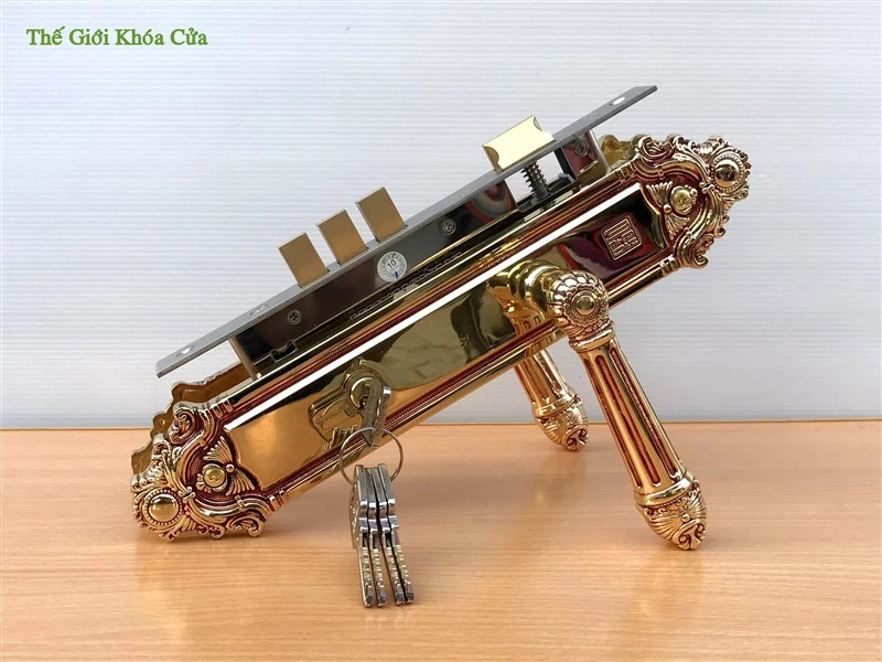 Khóa đại sảnh Huy Hoàng HC 8526 và HC 8526 PVD Gold khác gì nhau?