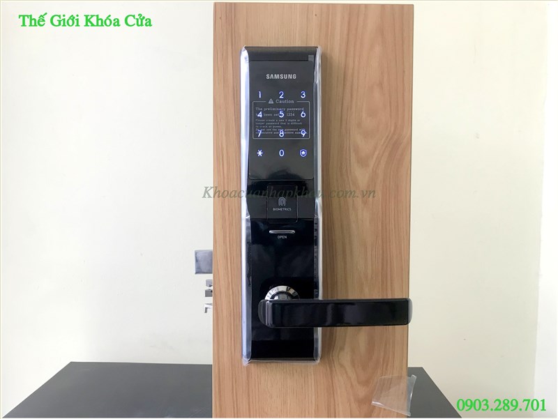 Khóa cửa gỗ cao cấp cho căn hộ thông minh: Kết nối và quản lý từ xa