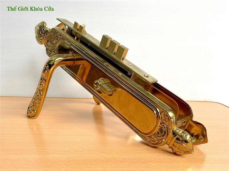 Top 3 mẫu khóa cửa chính nhập khẩu bằng đồng đáng mua nhất hiện nay