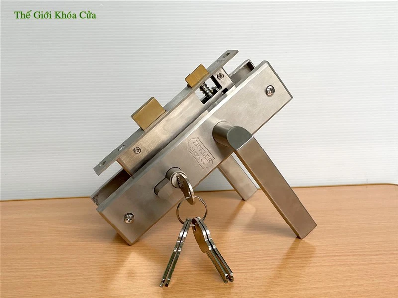 Khóa cửa sắt chống cháy - Giải pháp an toàn cho nhà ở và công trình hiện đại