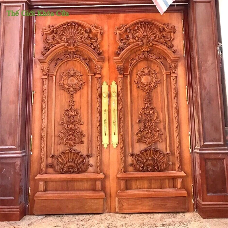 Những lưu ý quan trọng khi mua khóa cửa đại sảnh cho cửa gỗ 2 cánh