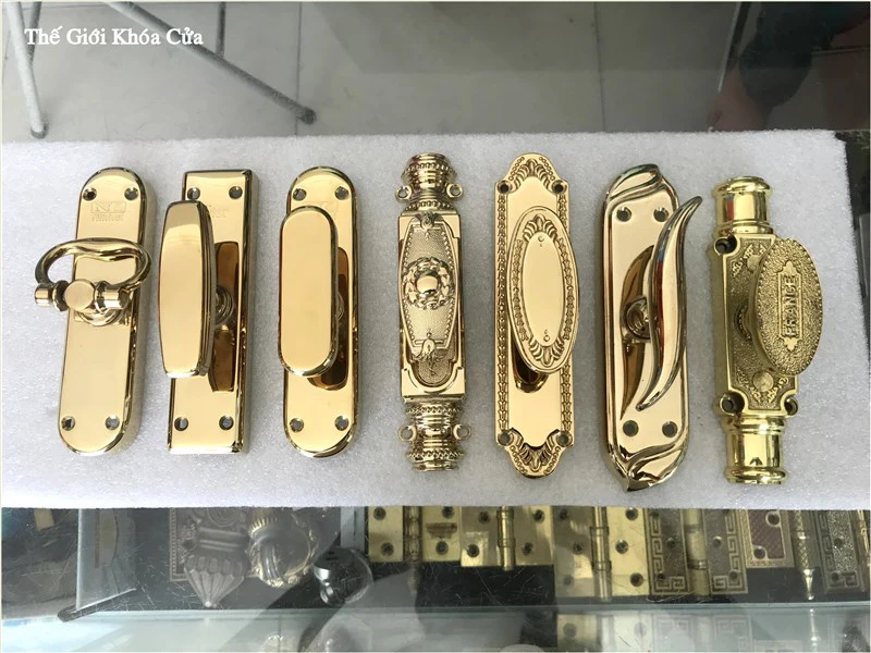 Cách bảo dưỡng clemon cửa gỗ để sử dụng bền bỉ theo thời gian