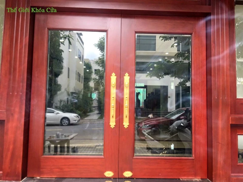 Có nên dùng khóa cửa đại sảnh nhập khẩu cho nhà phố hiện đại?