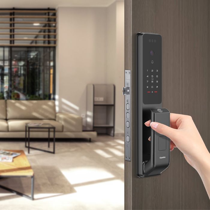Nên Mua Khóa Thông Minh Cửa Gỗ Kéo Đẩy (Push-Pull) Hay Tay Gạt Truyền Thống?