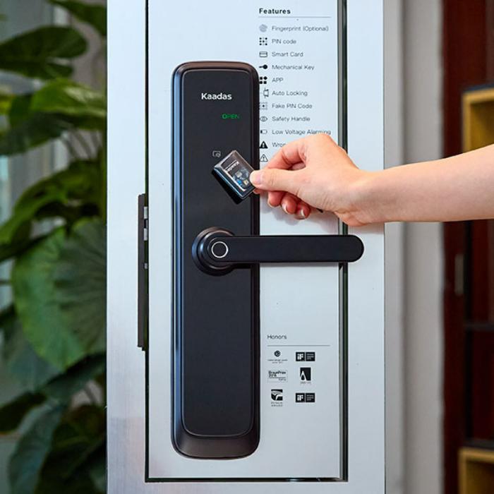 Hướng Dẫn Tự Thay Pin Khóa Thẻ Từ Tại Nhà Chỉ Trong 3 Phút