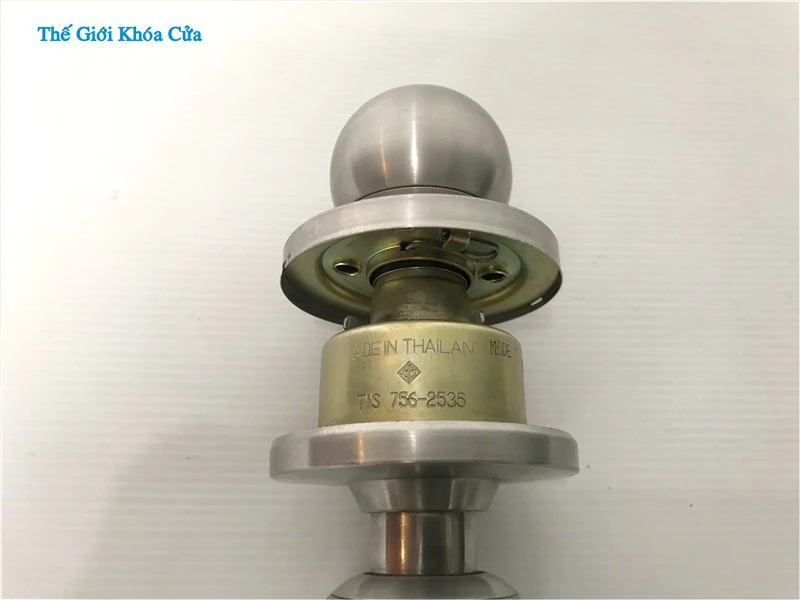 Cách xử lý khóa nắm tròn bị kẹt nút bấm bên trong cực nhanh