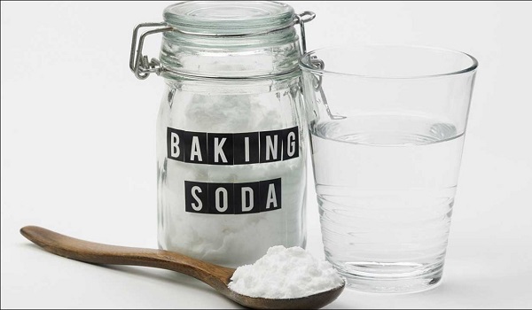 Làm trắng da với Baking Soda và nước