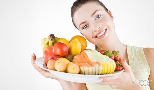 Trong trái cây rau củ quả có nhiều dưỡng chất tốt cho làn da của bạn