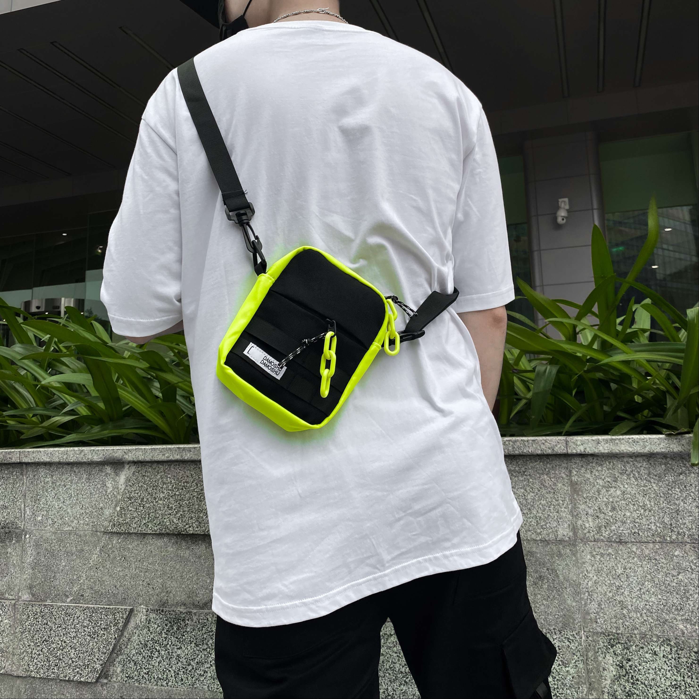 NEON CROSSBODY BAG WITH CHAINS The Laughter Streetwear