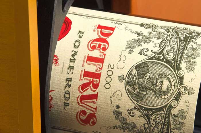 Rượu vang Petrus 2000 được ủ trong không gian sẽ được bán bởi Christie