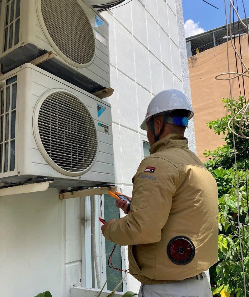 Áo điều hòa cho thợ điện lạnh – Bảo hộ mát mẻ, bền bỉ dưới nắng