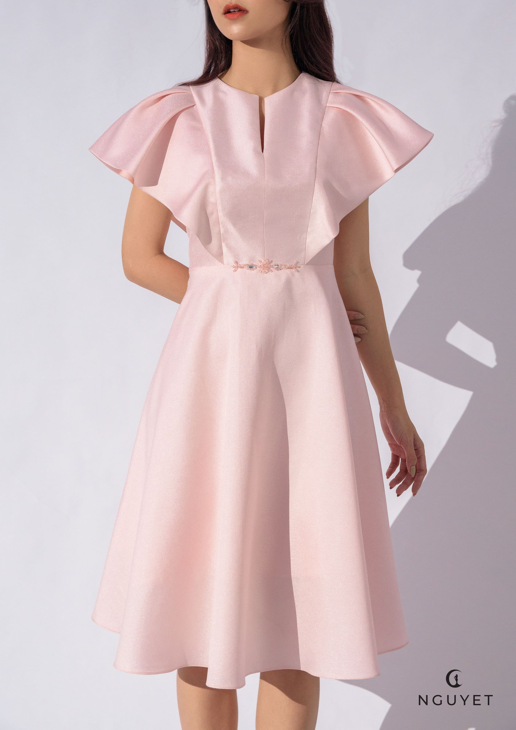 20 mẫu váy phù dâu màu hồng pastel đẹp dành cho mùa cưới 2020