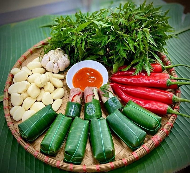 Lý do nem vuông Tứ Phương được yêu thích tại Nghệ An