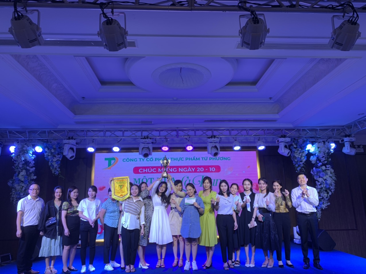 Tứ Phương Tổ Chức Lễ Tri Ân Ngày Phụ Nữ Việt Nam 20/10/2022