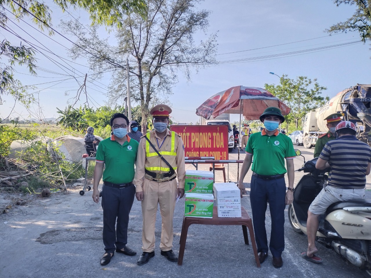 Tứ Phương - Hưởng Ứng Lời kêu Gọi Chung Tay Đẩy Lùi Covit_19 Năm 2021