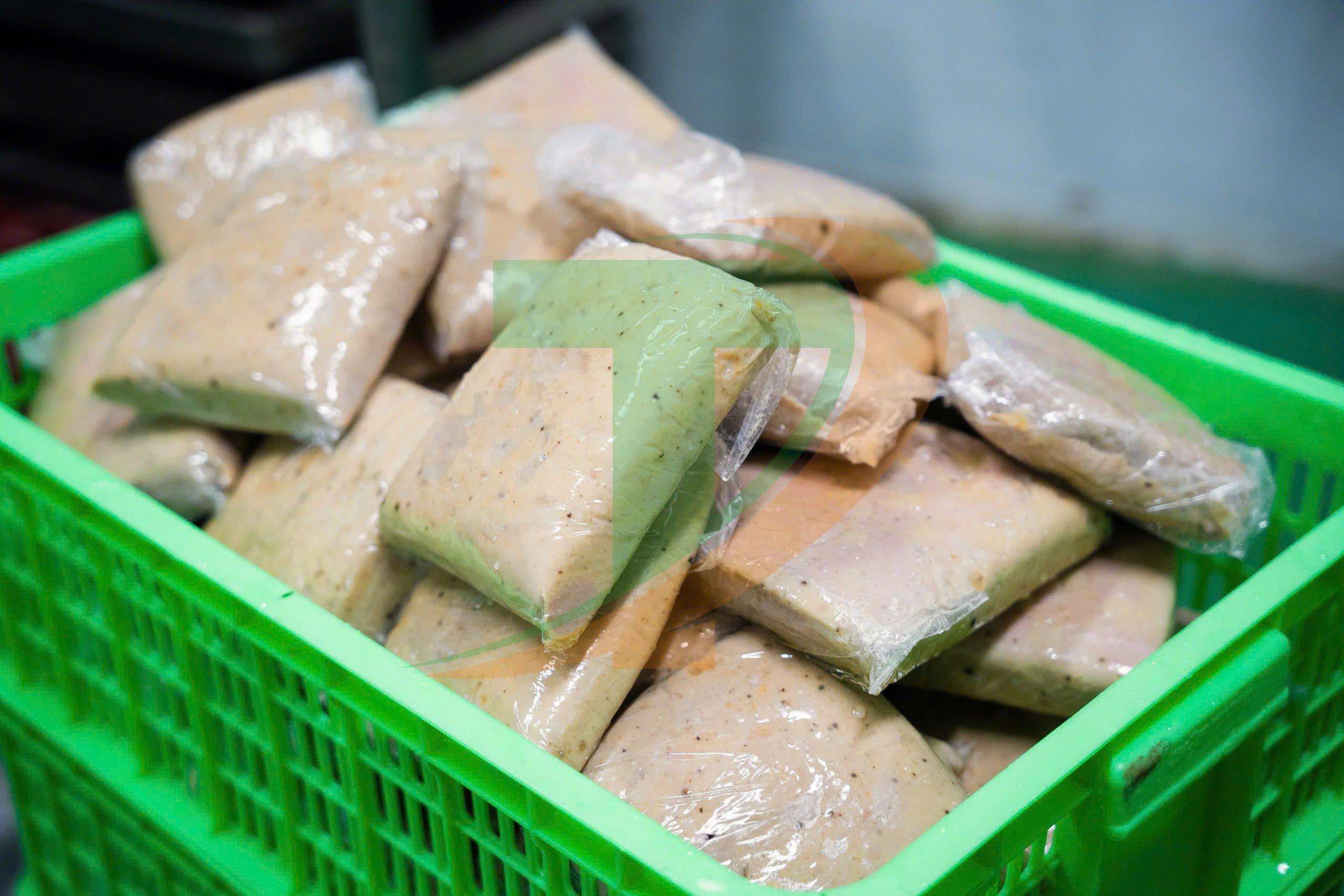 Mua Giò Lụa – Chả Lụa Tứ Phương tại Hà Nội – Ngon, sạch, hàng sản xuất mỗi ngày.