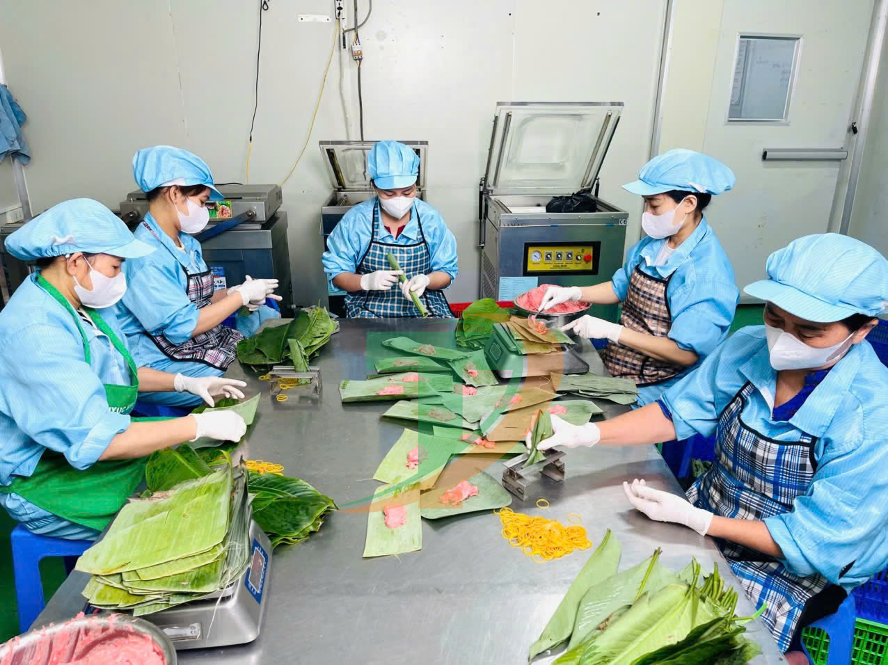 Quy trình sản xuất giò nóng Tứ Phương