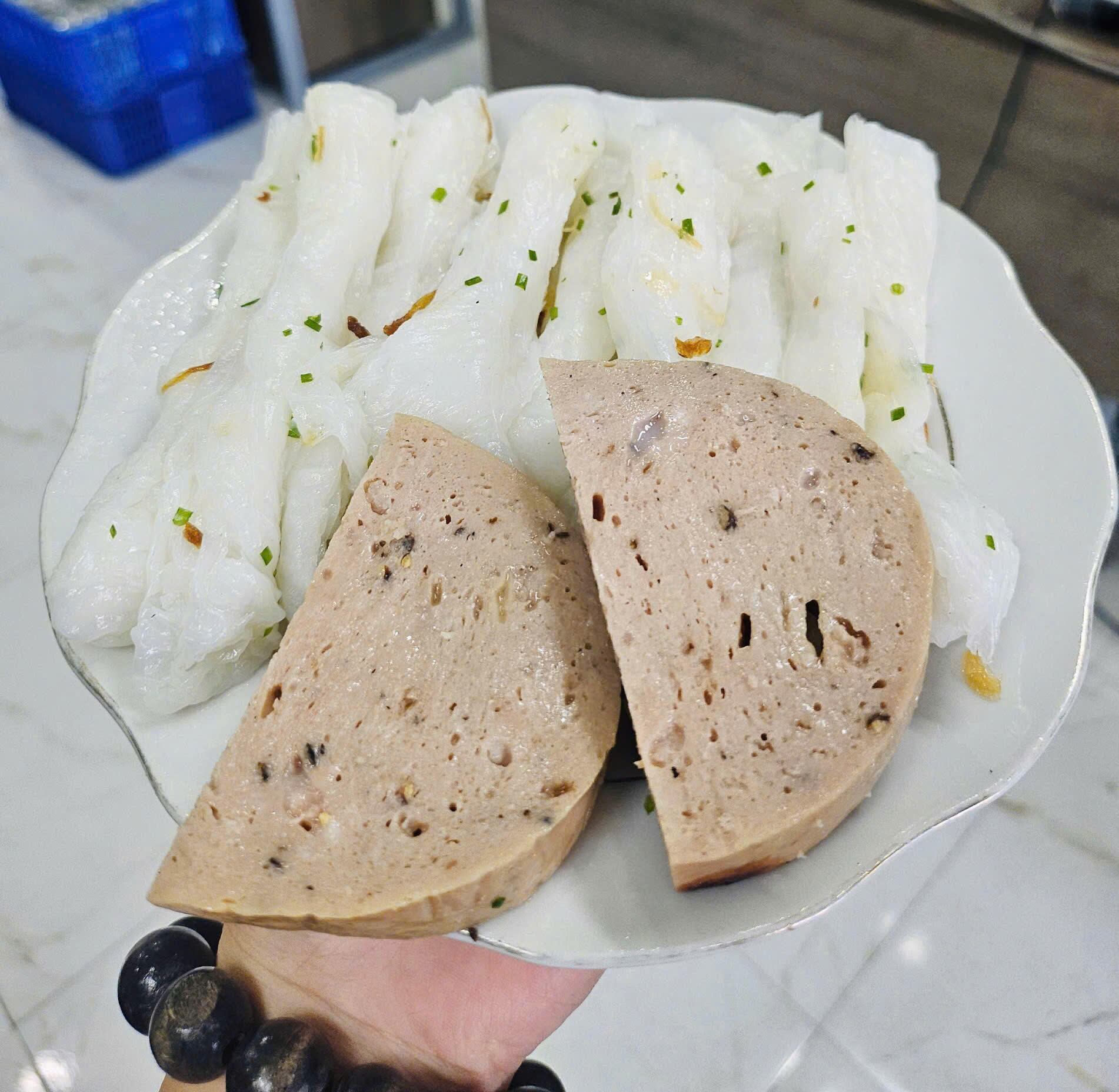 bánh mướt chả lụa
